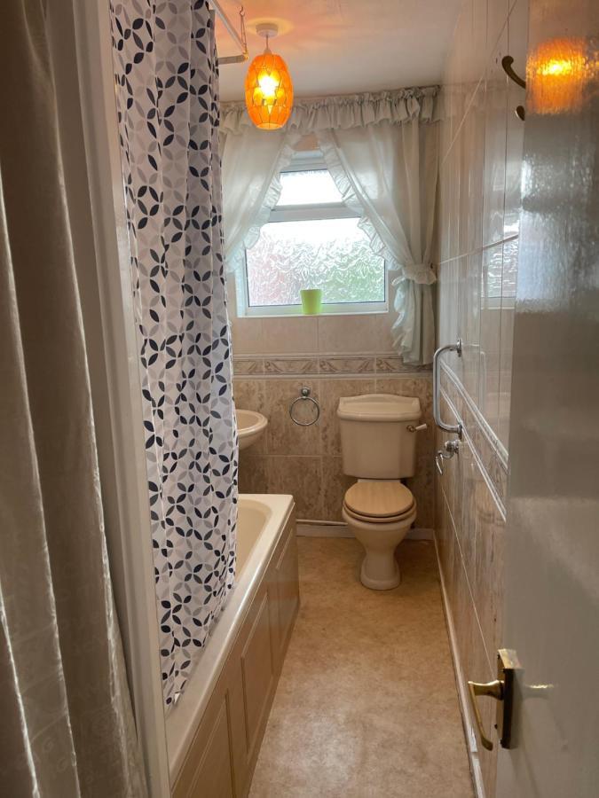 Spacious, Sleeps 17, 3 Bathrooms, Parking, Mansfield Exterior photo