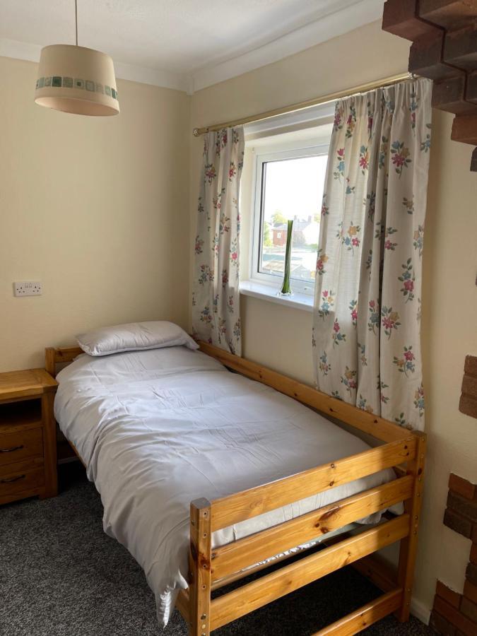 Spacious, Sleeps 17, 3 Bathrooms, Parking, Mansfield Exterior photo